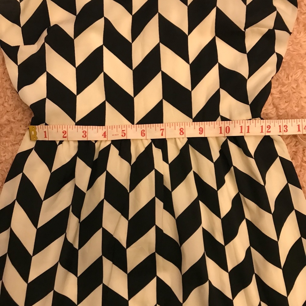 Geometric Patterned Dress - Picture 3 of 5